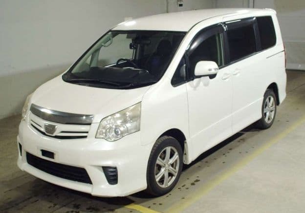 2011 TOYOTA NOAH S