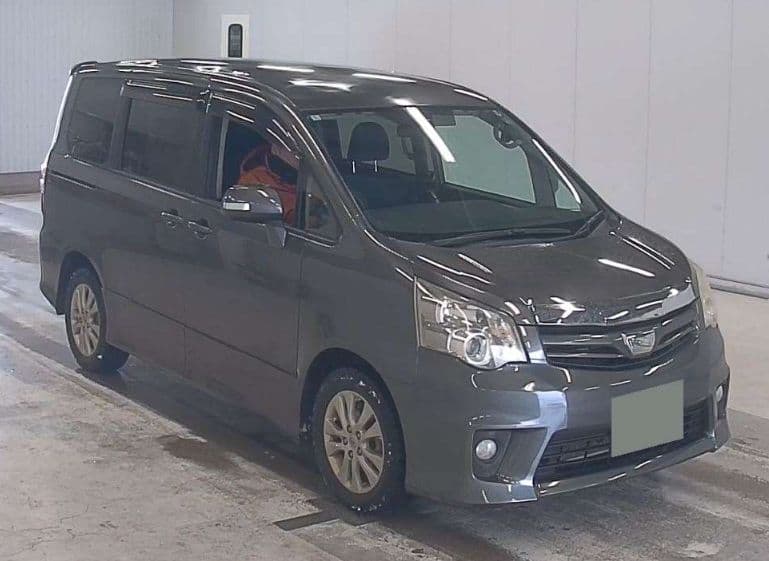 2012 TOYOTA NOAH Si